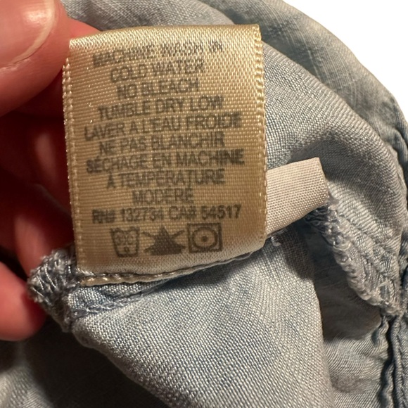 ❤️Cloth‎ & Stone Sleeveless Button Down Chambray Blouse - Picture 5 of 5